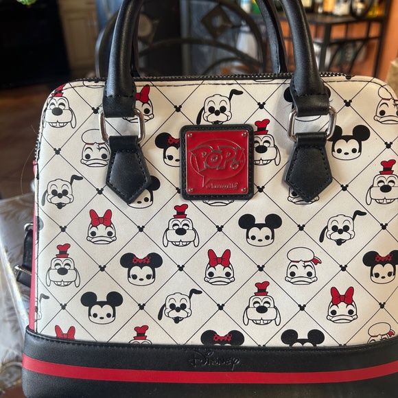 Loungefly Mickey and Minney mouse purse - Picture 2 of 3